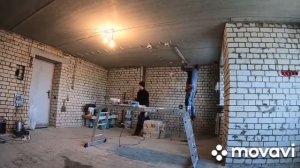 Электромонтаж проводки в гофре по потолку. Работа на ходулях. 25 апреля 2021 г.