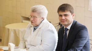 Александр Беглов посетил советскую пирожковую на Московском проспекте