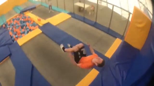 Батуты.Мастер спорта по прыжкам на батуте. Батутный центр "АПЕЛЬСИН" Балашиха смотреть онлайн