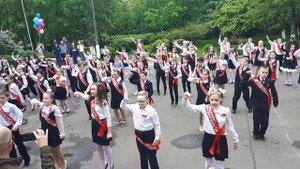 Флешмоб. Выпускники началки!десятая школа. Жуковский)))