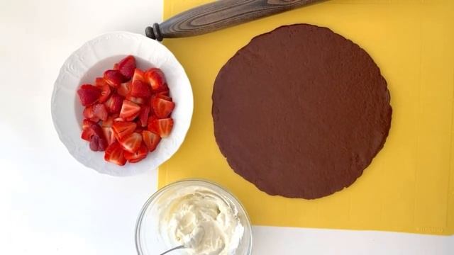 Шоколадная галета с клубникой и творожным сыром смотреть онлайн