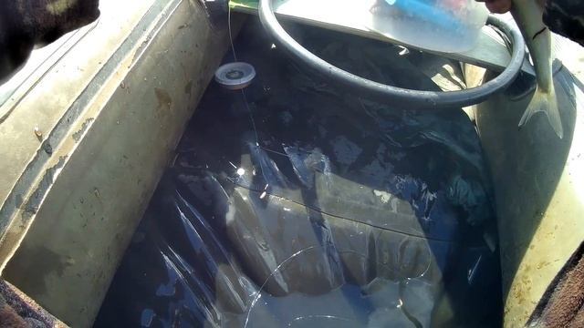 ч 2 Рыбалка на гирлянду с лодки смотреть онлайн