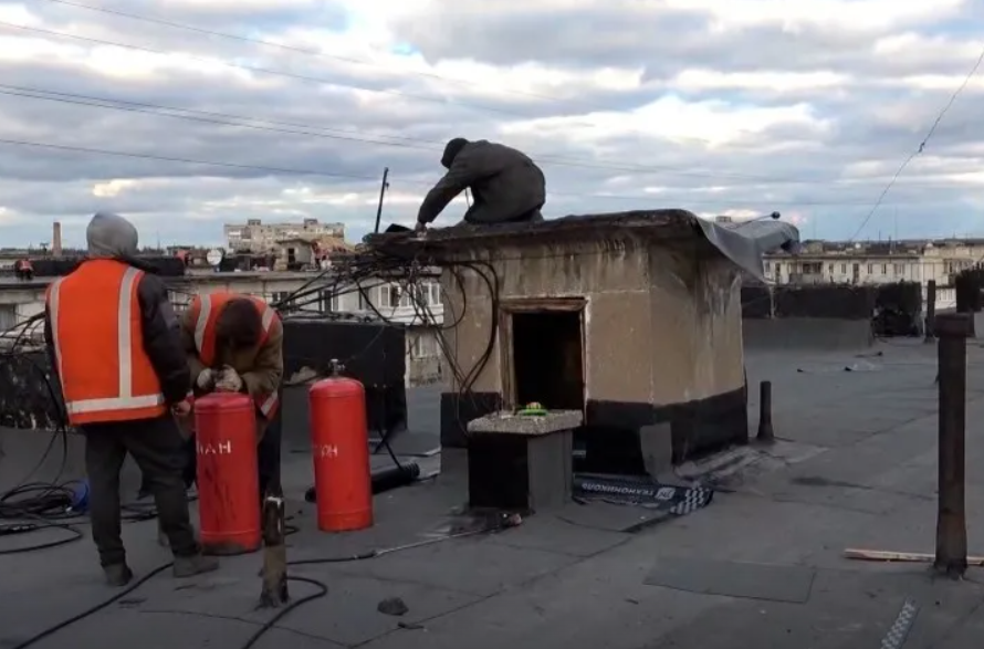 В Северодонецке сотрудникам ЖКХ приходится вскрывать квартиры, чтобы пустить отопление