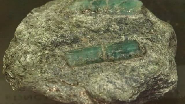 Экспозиция уральских изумрудов