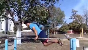 Обучалка Как научиться стоять на брусьях на руках в равной стойке