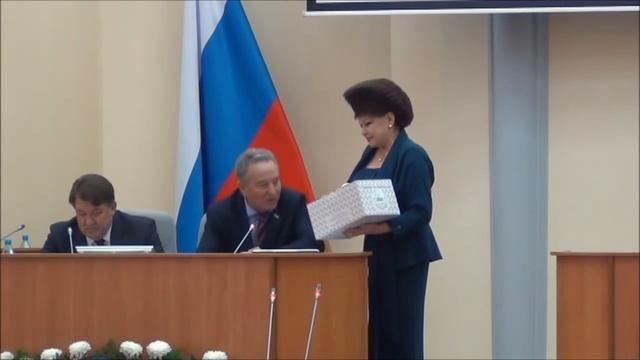 В Хакасии чайный сервиз от Валентины Матвиенко стал сюрпризом для спикера парламента смотреть онлайн