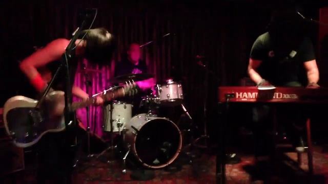 Cobra Ramone - So Quiet (live at the Cellar, 11-30-12) смотреть онлайн