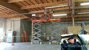 СКОЛЬКО ЗАРАБАТЫВАЕТ ПРОСТОЙ СТРОИТЕЛЬ В США