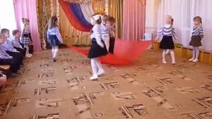 Танец детей старшей группы Закаты алые