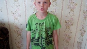 Мальчик говорит,как Дональд Дак:D