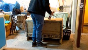 реставрация старинного сундука.