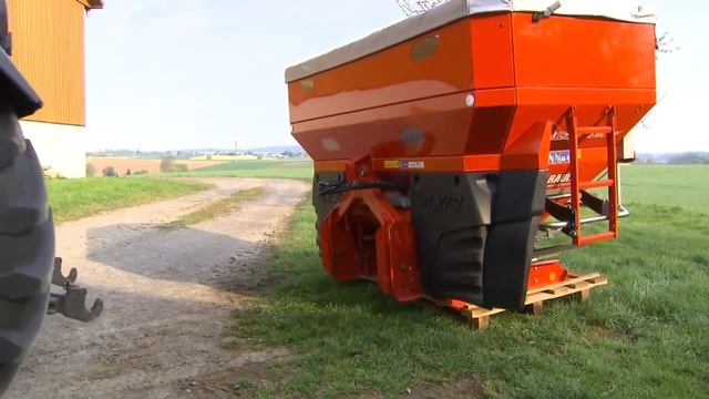 RAUCH AXIS - розкидач добрив від Захід-Агро-Техніка смотреть онлайн