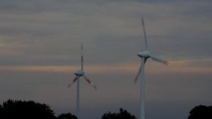 Ветряные турбины в сумерках. #shorts #ветряная #турбина