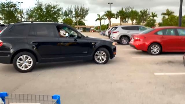 США ВЛОГ ЗАКУПКА ПРОДУКТОВ В WALMART в Америке смотреть онлайн