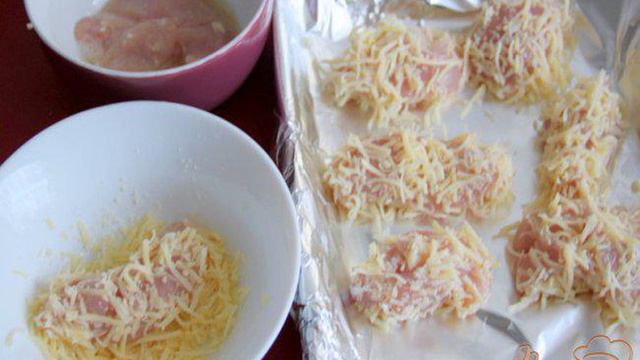 Теплый салат из курицы с картофелем и спаржевой фасолью