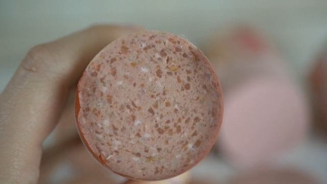 Самая дешЁвая колбаса в Калуге (секрет дешёвых колбас)