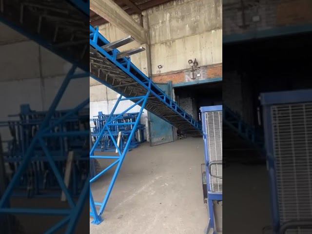 Ленточный конвейер на стационарной опоре.