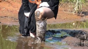 Lacy wellies & ginger mud