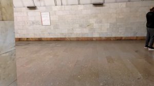 Москва. Метро станции октябрьская, театральная.