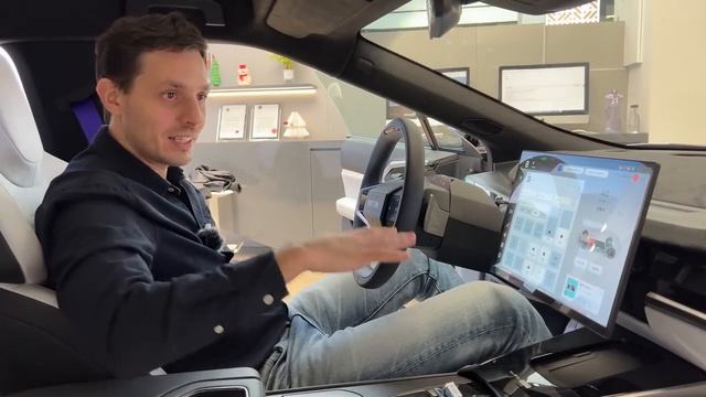 Вершина технологий! Тест-драйв нового авто-робота HiPhi Z