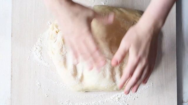 ? Молочные калачи на дрожжах — видео рецепт смотреть онлайн