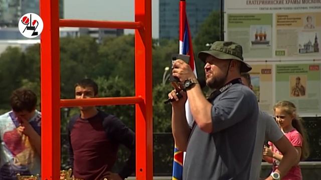 Подтягивания в честь Царя под стенами Храма. Real video смотреть онлайн