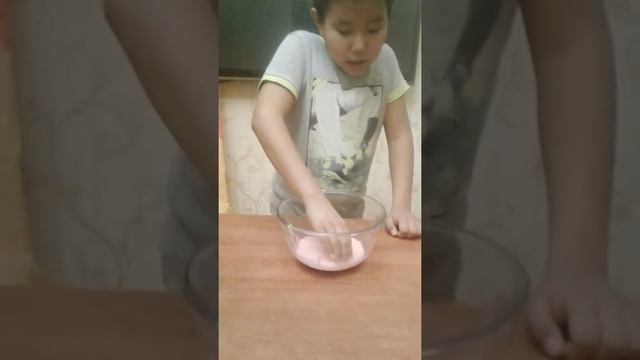 Как сделать неньютоновскую жидкость! Снимаю в первый раз!!! смотреть онлайн