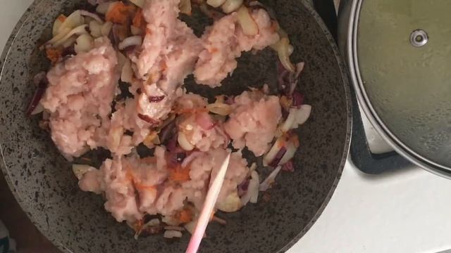 Солянка с колбасой, мясом и картофелем