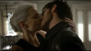 Эмма приглашает в дом Киллиана  5x02