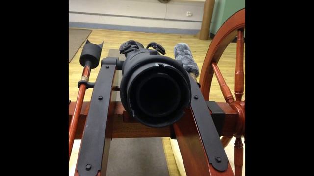 АРТИЛЛЕРИЙСКАЯ ПУШКА-САЛЮТНИЦА смотреть онлайн