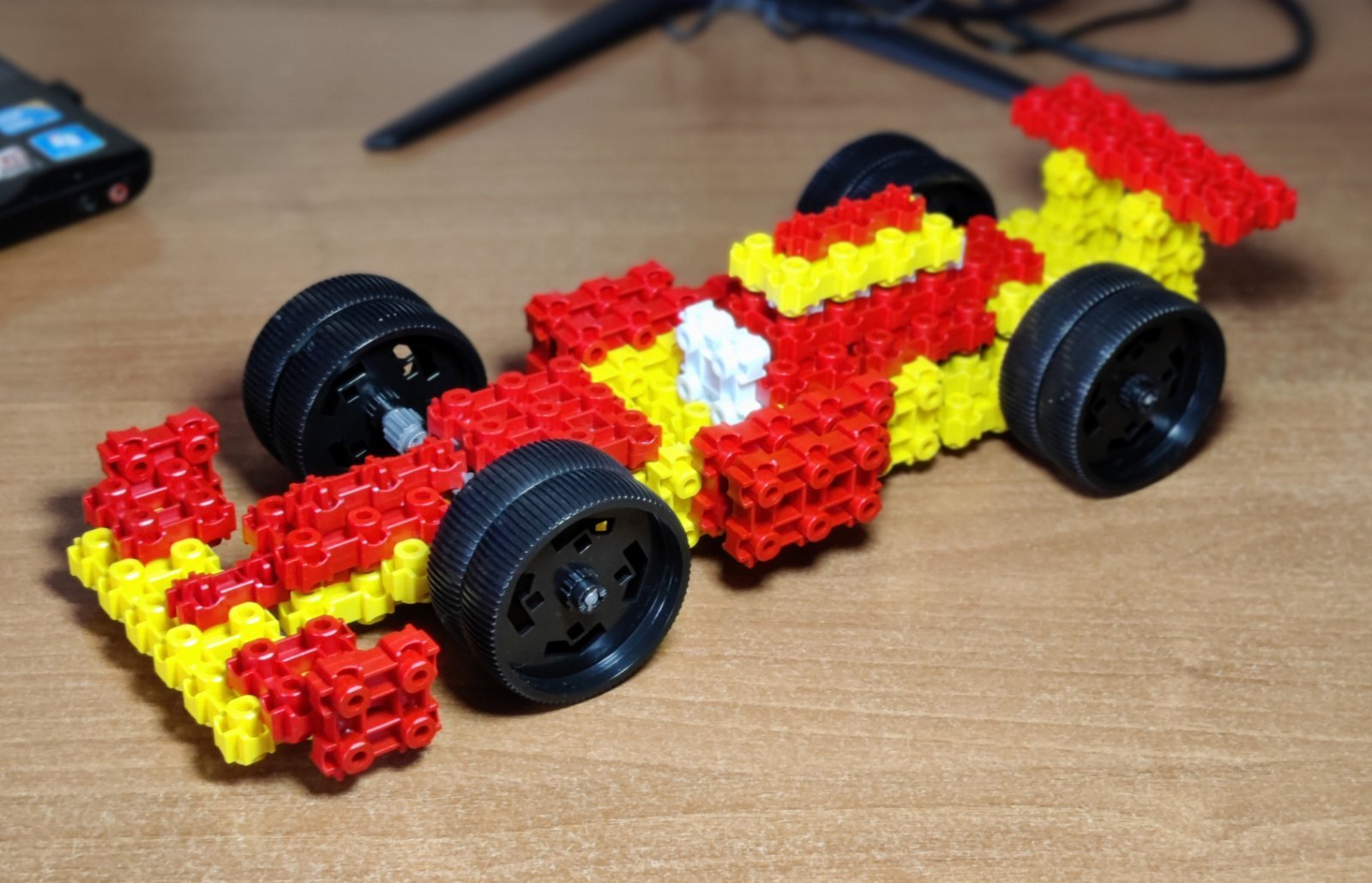 Гоночная машина из конструктора "Фанкластик" смотреть онлайн видео от ...