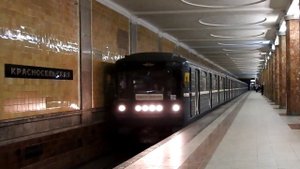 Москва. Состав «Номерной» на станции «Красносельская». 11 марта 2023