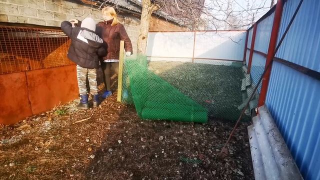 59 Переезд из города в деревню / Двухкамерный забор / Гениальная уборка. Роберт моет пол, а я / Вло
