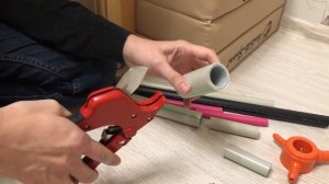 Аккумуляторные ножницы для пластиковых труб