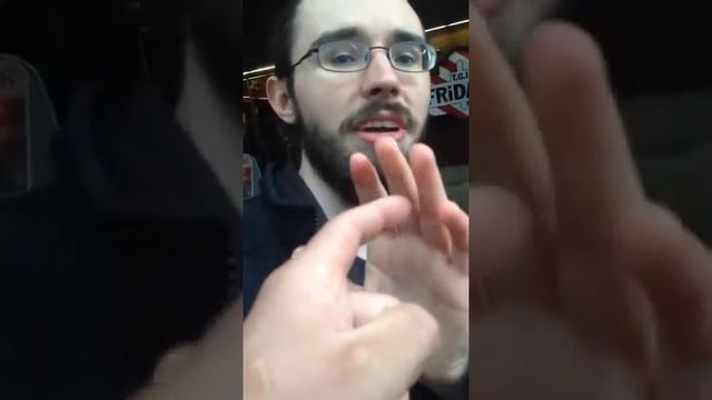 Парень щекочет бороды ОЧЕНЬ ВЕСЕЛЫЙ ПРАНК РОЛИК смотреть онлайн