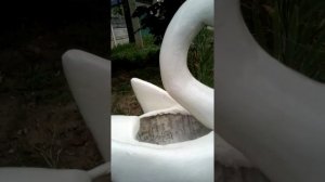 Лебедь из шпаклёвки и пластиковой бутылки