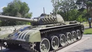 Сад Победы, музей военной техники