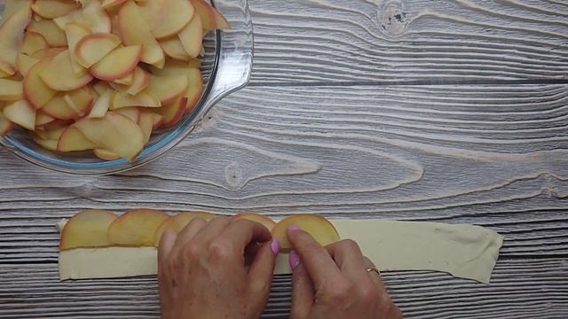 Слойки Розы из Слоеного Теста с Яблоками!!! смотреть онлайн