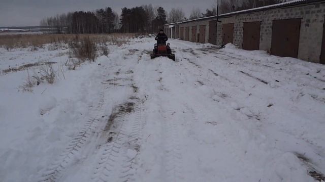 Беларус МТЗ 082 Уборка снега передним бульдозерным отвалом МТЗ 132 смотреть онлайн