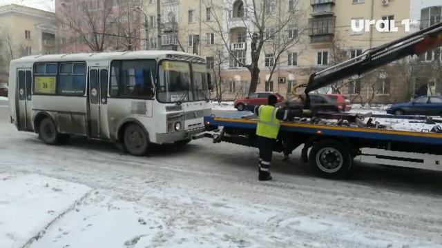 Сотрудники ГИБДД проверили, насколько безопасно челябинцам ездить в общественном транспорте смотреть онлайн