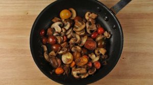 Паста с помидорами и грибами