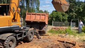 Как копают котлован