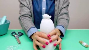 Снеговик своими руками из подручных средств.