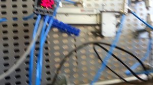 Управление цилиндром двухстороннего действия.