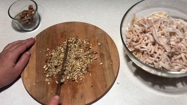 Салат с кальмарами, необыкновенно вкусно и сытно! Красивый салат для праздничного стола