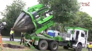 Супер техника,для пересадки деревьев