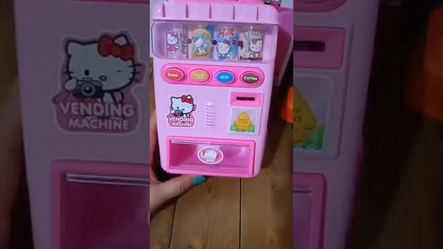 BEST TIPS ON HOW TO GET MILK IN HELLO KITTY VENDING MACHINE? #shorts #viral #asmr #shortvideo #asmr