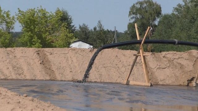 Как чистят озеро В Половинном. смотреть онлайн