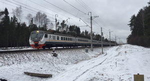 ЭД4М-0484 следует по перегону Внуково-Солнечная