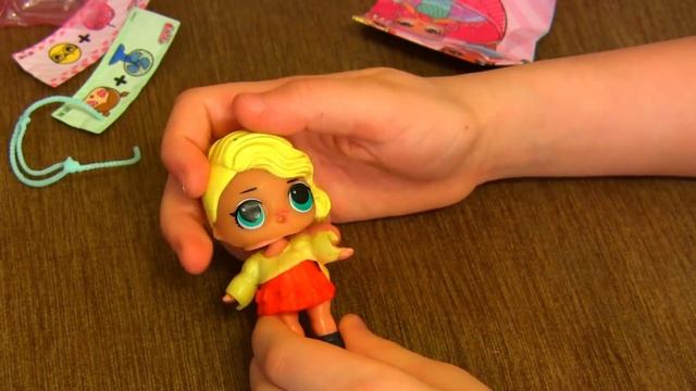 Куклы ЛОЛ! Открываем шарики с Dolls LOL Surprise! Сравниваем подделки с оригиналом! смотреть онлайн
